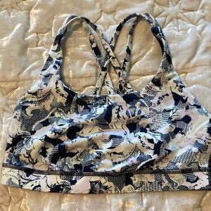 Lululemon size 8 sports bra